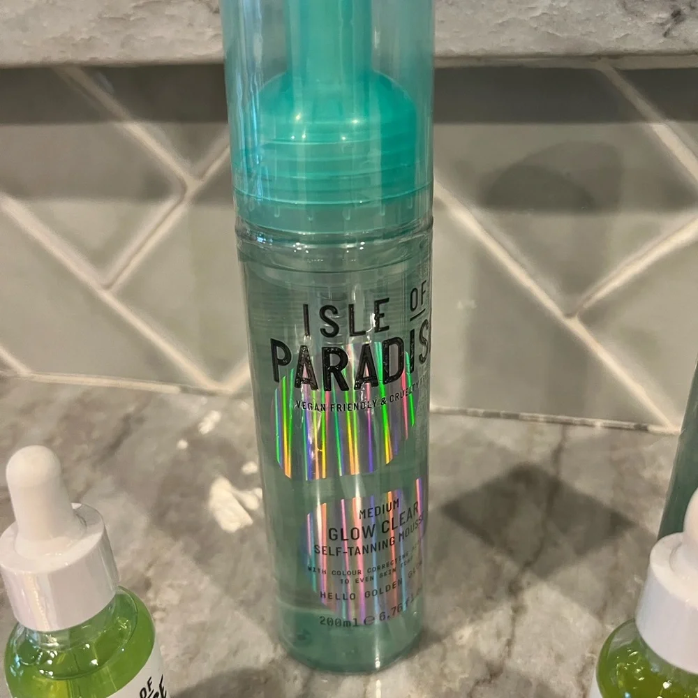 NWT SEALED Isle of Paradise Self-Tanning Mousse, Drops & Mitts Teenage Kids Gift